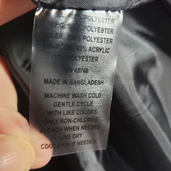 Casual Identity Puffer Vest - Red & Black Quilted Vest - Picture 8 of 9